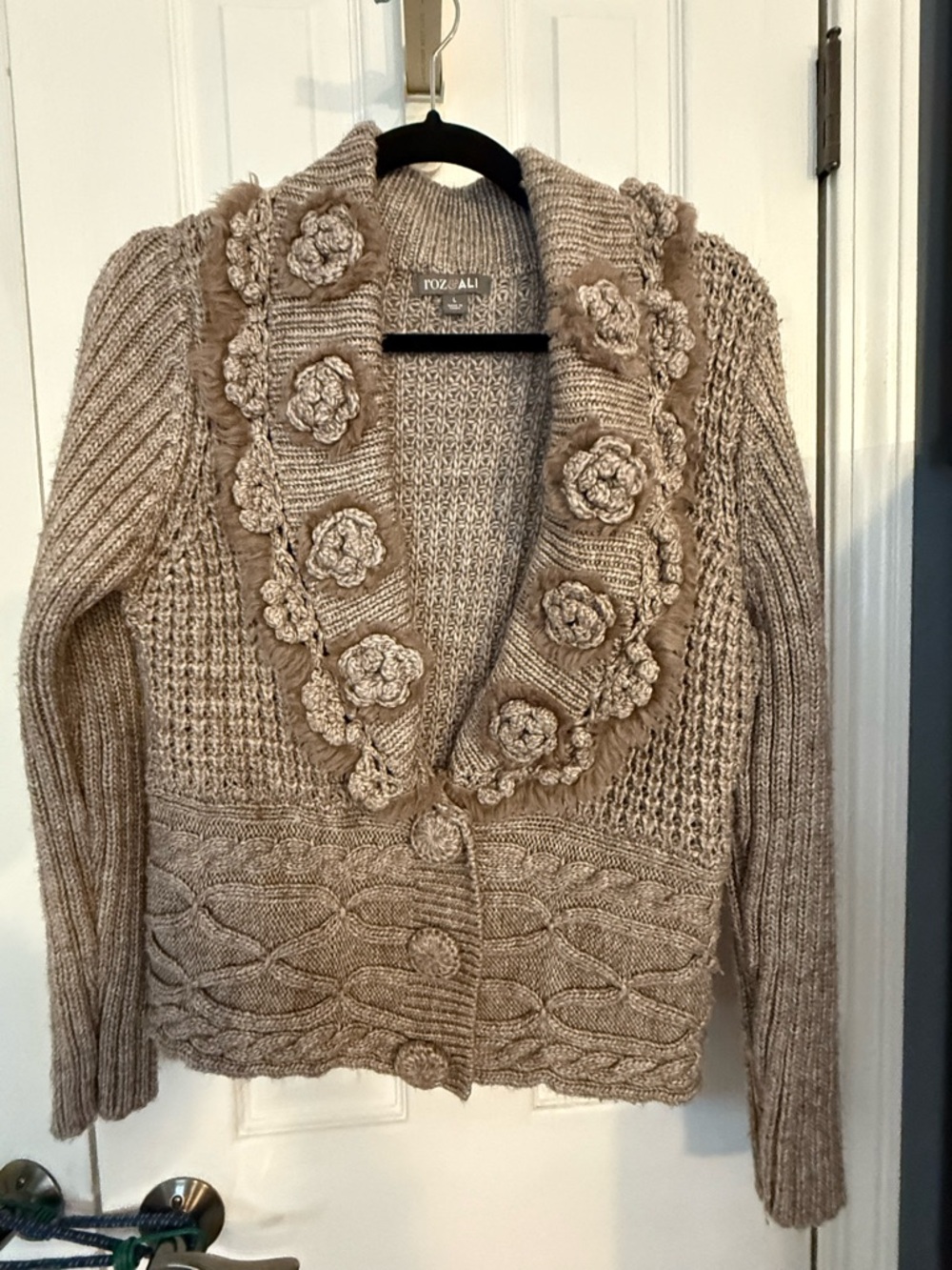 Roz & Ali Beige/Cream Floral-Trim Knit Cardigan